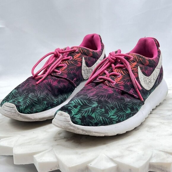 EUC NIKE ROSHE RUN US 7Y EUR 40 PALM TREE FLORAL 677784-602 GS PINK YOUTH - Picture 2 of 12